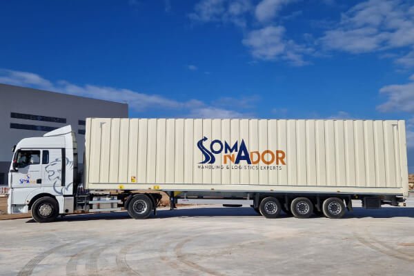 Large heavy-duty truck owned by Somanador